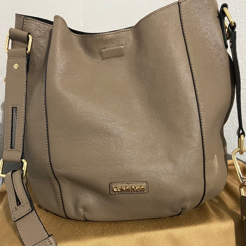 Beautiful leather purse!!